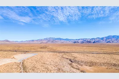 000 S Apache Road, Golden Valley, AZ 86413 - Photo 11