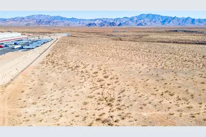 000 S Apache Road, Golden Valley, AZ 86413 - Photo 13