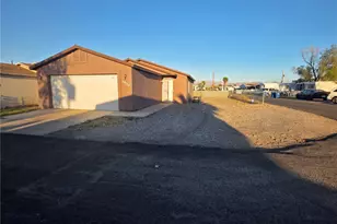 1970 Diamond Dr, Bullhead City, AZ 86442 - Photo 3