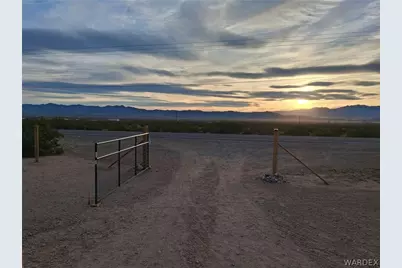 2177 S Estrella Rd., Golden Valley, AZ 86413 - Photo 7