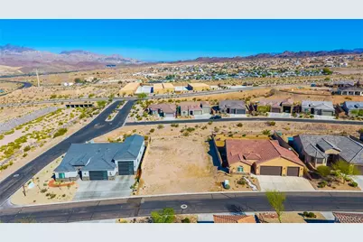 2605 Port Isabel Way, Bullhead City, AZ 86429 - Photo 9