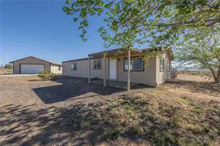 860 S Derby Cir, Golden Valley, AZ 86413 - Photo 5