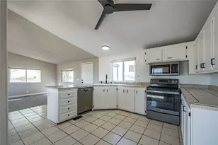 860 S Derby Cir, Golden Valley, AZ 86413 - Photo 23