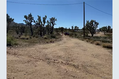 18516 N Squaw Drive, Dolan Springs, AZ 86441 - Photo 9