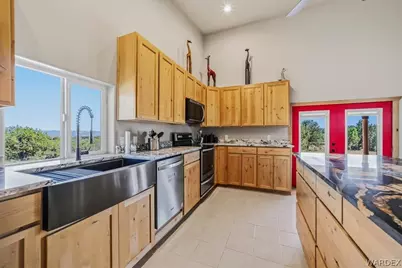 10374 E Happy Trails Road, Kingman, AZ 86401 - Photo 19