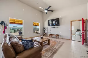 10374 E Happy Trails Rd, Kingman, AZ 86401 - Photo 13