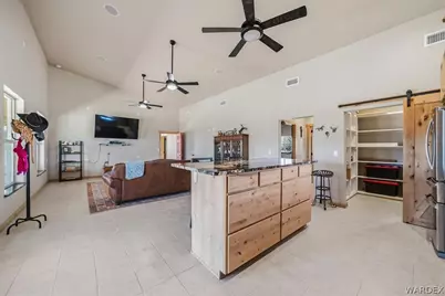 10374 E Happy Trails Road, Kingman, AZ 86401 - Photo 21