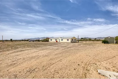 693 Horse Mesa Road, Golden Valley, AZ 86413 - Photo 11