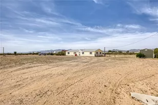 693 Horse Mesa Rd, Golden Valley, AZ 86413 - Photo 11
