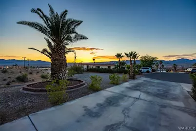 1718 Hilltop Circle, Bullhead City, AZ 86442 - Photo 43