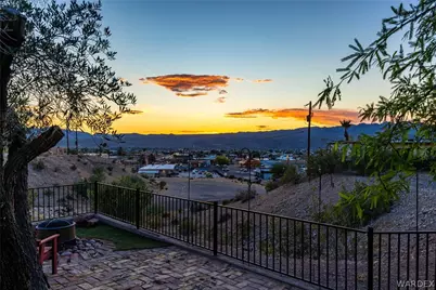 1718 Hilltop Circle, Bullhead City, AZ 86442 - Photo 47