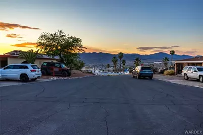 1718 Hilltop Circle, Bullhead City, AZ 86442 - Photo 45