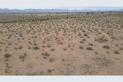 009 N Bullpen, Golden Valley, AZ 86413 - Photo 5