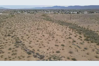 009 N Bullpen, Golden Valley, AZ 86413 - Photo 3