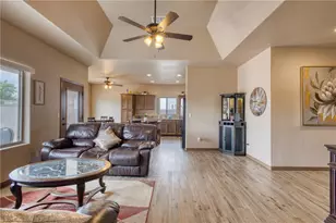 4827 N Famoso Dr, Kingman, AZ 86409 - Photo 13