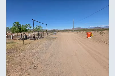 4495 N Drake Road, Golden Valley, AZ 86413 - Photo 37