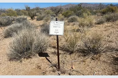 280 S Arapaho, Yucca, AZ 86438 - Photo 3