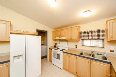 3176 W Malibu Road, Golden Valley, AZ 86413 - Photo 9