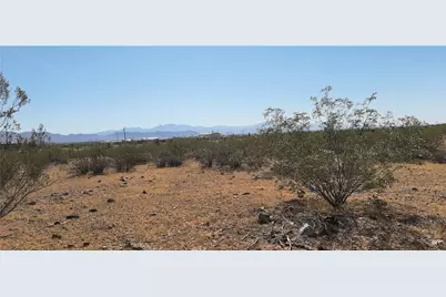 Ooo N Ehrenberg, Golden Valley, AZ 86413 - Photo 1