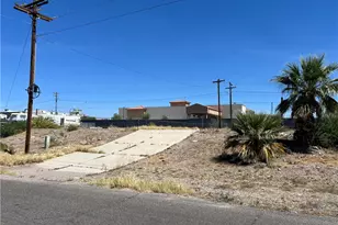 1692 Shamrock Rd, Bullhead City, AZ 86442 - Photo 1