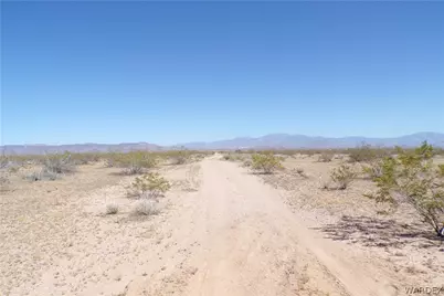 217-02-221 Hualapai Drive, Golden Valley, AZ 86413 - Photo 3