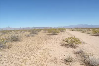 217-02-221 Hualapai Drive, Golden Valley, AZ 86413 - Photo 9