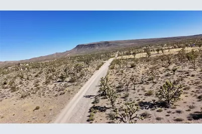 18048 N Lost Mine Drive, Dolan Springs, AZ 86441 - Photo 21