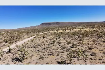 18048 N Lost Mine Drive, Dolan Springs, AZ 86441 - Photo 23