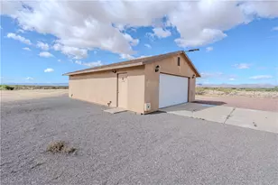 4568 W Scott Dr, Golden Valley, AZ 86413 - Photo 41