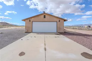 4568 W Scott Dr, Golden Valley, AZ 86413 - Photo 43