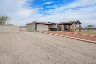 2332 Hummingbird Ln, Bullhead City, AZ 86442 - Photo 3