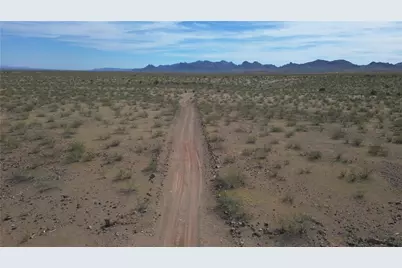 3689 N Glenbar Road, Golden Valley, AZ 86413 - Photo 25