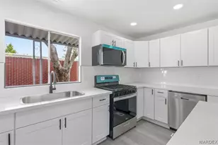 906 Holly St, Bullhead City, AZ 86442 - Photo 21