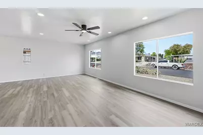 906 Holly Street, Bullhead City, AZ 86442 - Photo 9