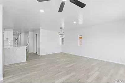 906 Holly Street, Bullhead City, AZ 86442 - Photo 11