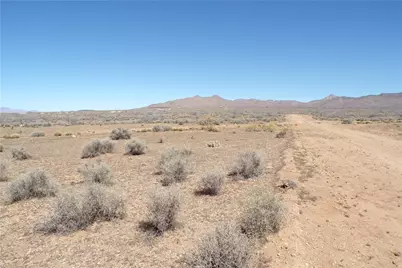 8933 Accra Drive, Chloride, AZ 86431 - Photo 5