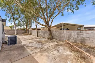 555 Roadrunner Dr, Bullhead City, AZ 86442 - Photo 11