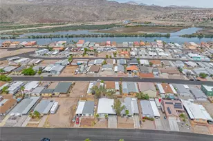 555 Roadrunner Dr, Bullhead City, AZ 86442 - Photo 1