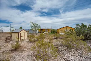 2465 S Egar Rd, Golden Valley, AZ 86413 - Photo 59