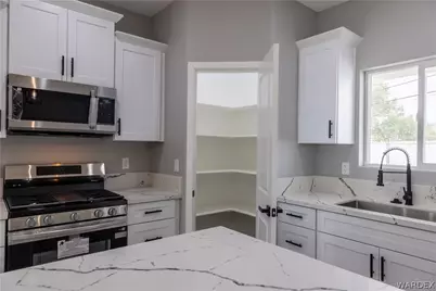 915 Harbor Drive, Bullhead City, AZ 86442 - Photo 11