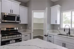 915 Harbor Dr, Bullhead City, AZ 86442 - Photo 11