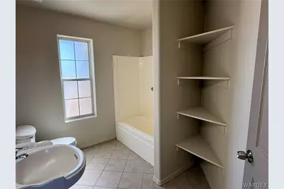 1045 S Teddy Roosevelt Road, Golden Valley, AZ 86413 - Photo 29