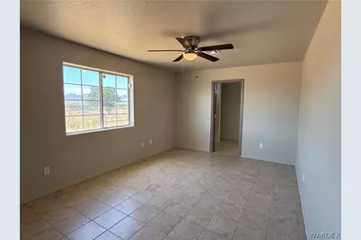 1045 S Teddy Roosevelt Road, Golden Valley, AZ 86413 - Photo 17
