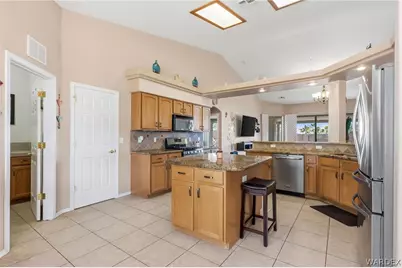 2558 Sundown Circle, Bullhead City, AZ 86442 - Photo 11