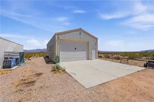 4256 Zircon Rd, Golden Valley, AZ 86413 - Photo 37