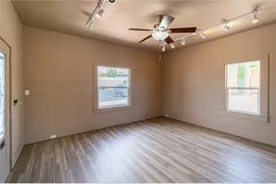 310 E Oak Street, Kingman, AZ 86401 - Photo 9