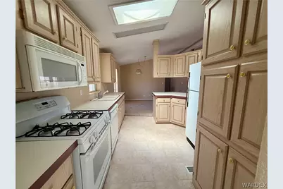 340 W Havasu Lane, Meadview, AZ 86444 - Photo 13