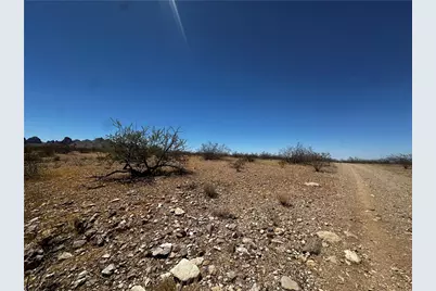 3193 S Zircon Road, Golden Valley, AZ 86413 - Photo 3