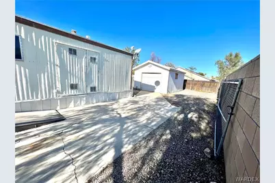 945 Holly Street, Bullhead City, AZ 86442 - Photo 33
