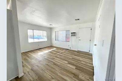 945 Holly Street, Bullhead City, AZ 86442 - Photo 7
